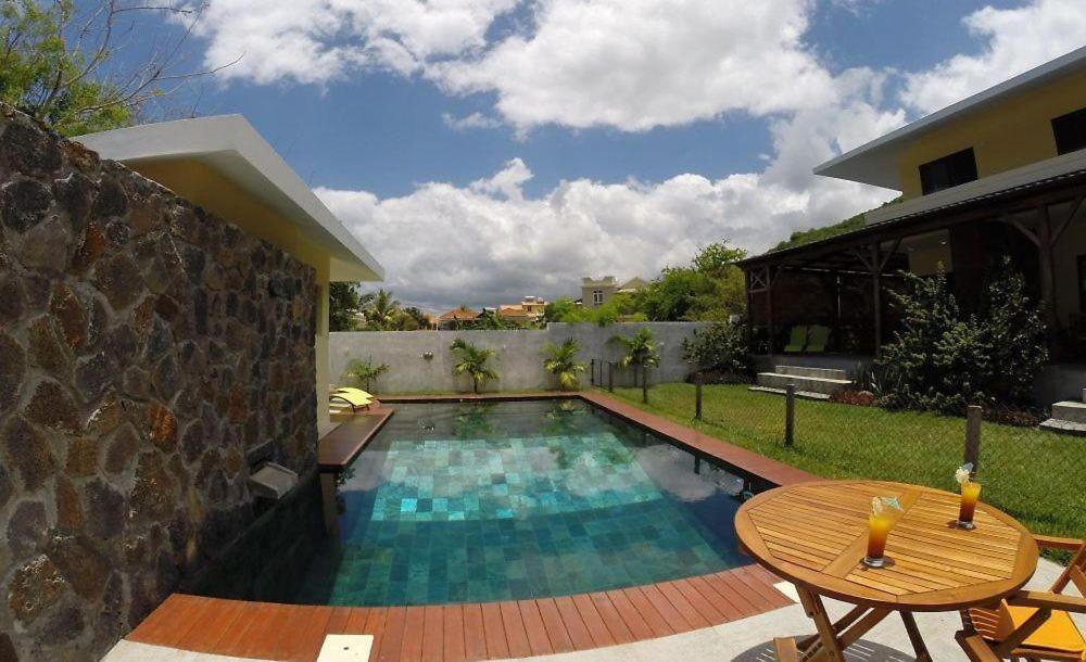 Villa Des Frangipanes La Gaulette Exteriör bild